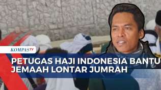 puncak-haji-petugas-dampingi-jemaah-saat-lontar-jumrah-di-mina