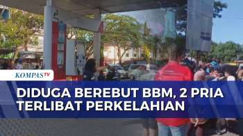 Antrean BBM Memanas, 2 Pria Berkelahi di SPBU Bone hingga Dilerai Warga | SAPA MALAM