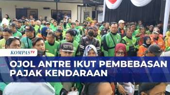 Pengemudi Ojol Datangi Samsat Malang Ikuti Program Pembebasan Pajak Kendaraan | SAPA SIANG