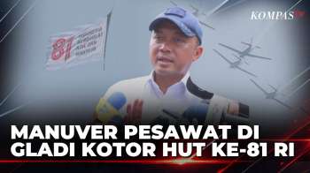 Manuver 81 Pesawat dan Helikopter saat Gladi Kotor HUT ke-81 RI di Istana Merdeka